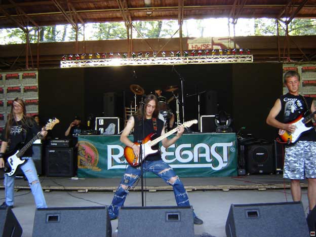 img00004.jpg